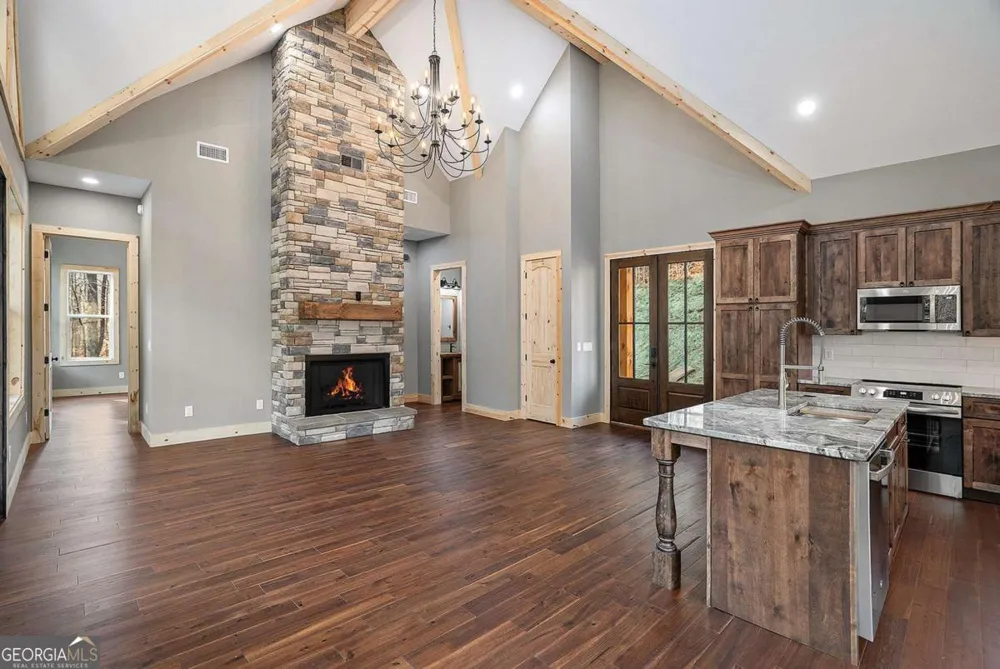 677 Catawba CIR Ellijay, GA 30540