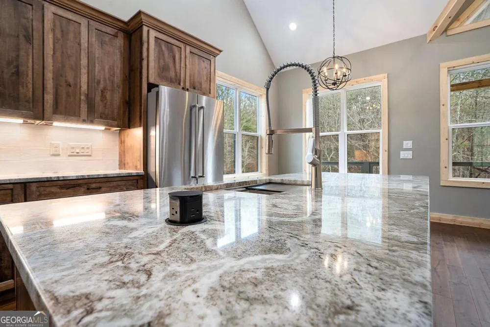 677 Catawba CIR Ellijay, GA 30540