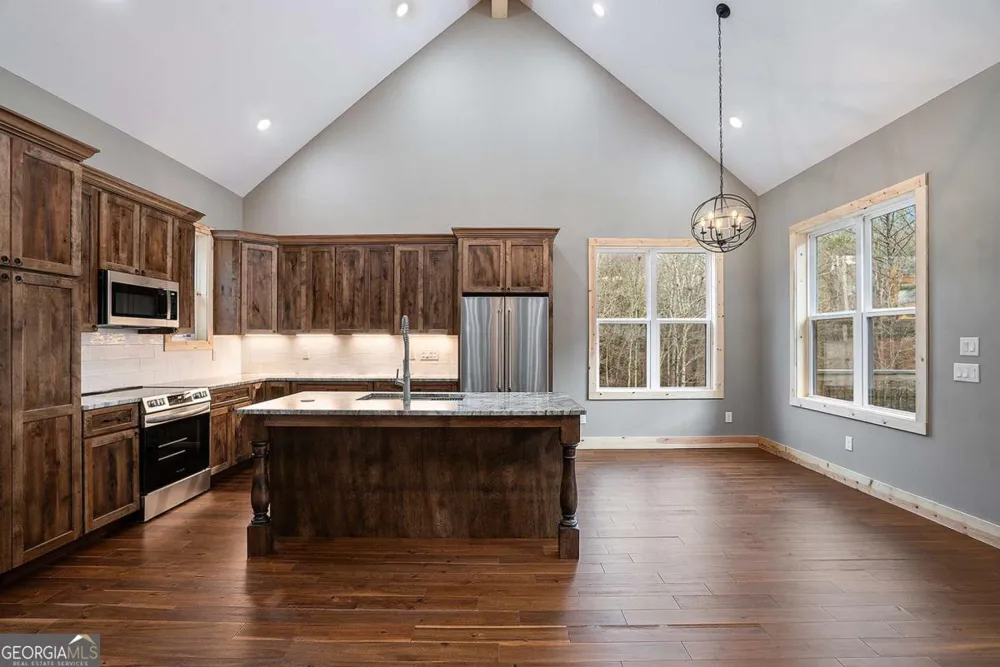 677 Catawba CIR Ellijay, GA 30540