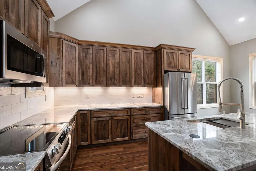 677 Catawba CIR Ellijay, GA 30540