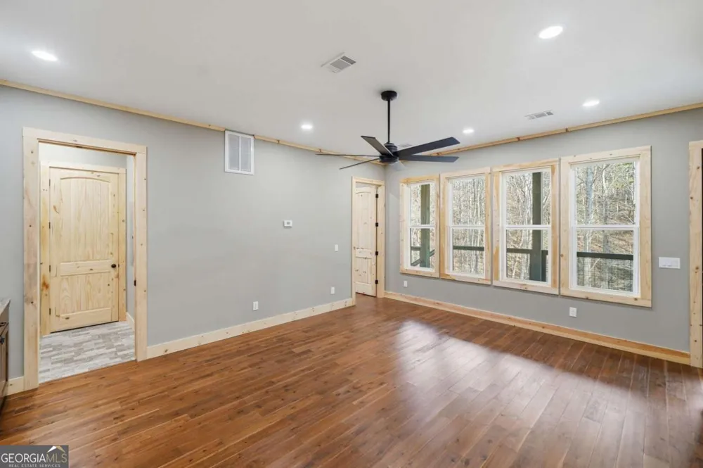 677 Catawba CIR Ellijay, GA 30540