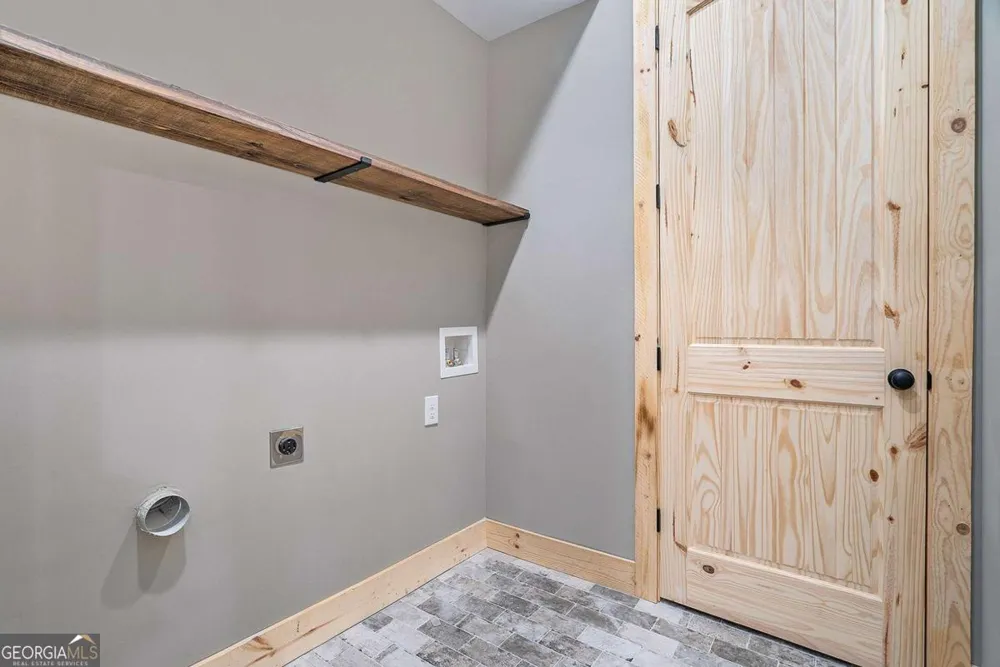 677 Catawba CIR Ellijay, GA 30540