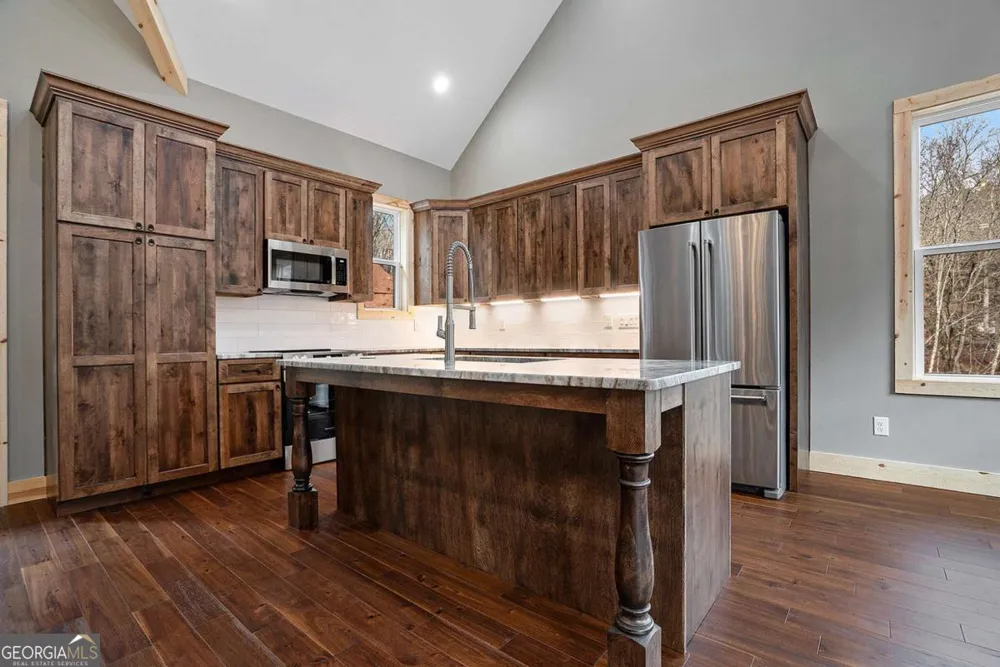 677 Catawba CIR Ellijay, GA 30540