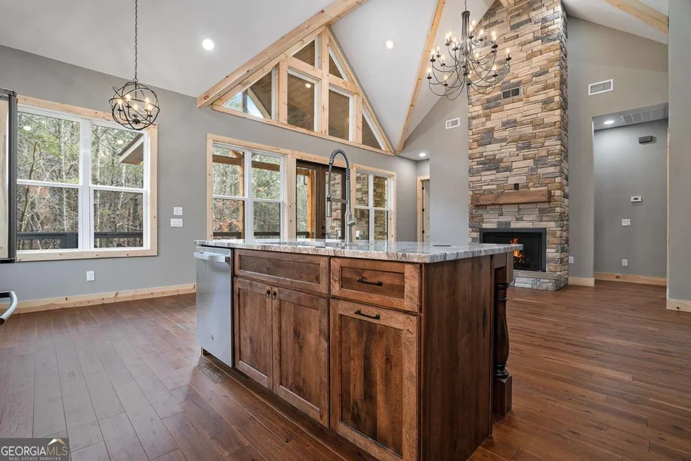 677 Catawba CIR Ellijay, GA 30540