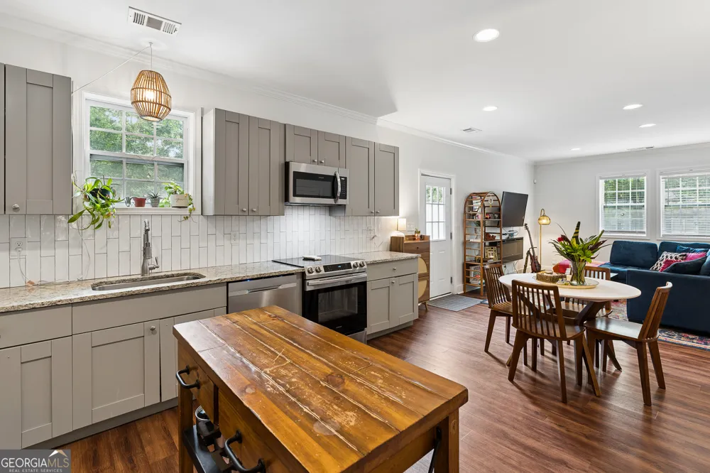 2533 Romain WAY East Point, GA 30344