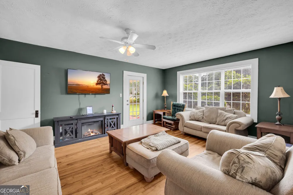 43 Hood ST Commerce, GA 30529