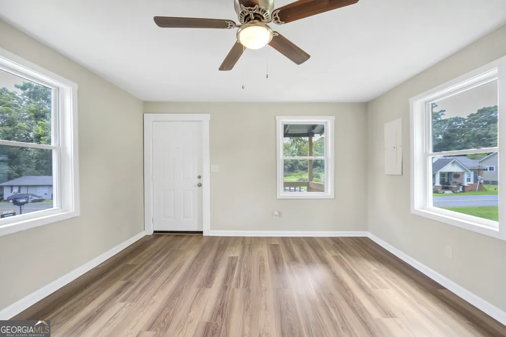 240 Jackson ST Barnesville, GA 30204