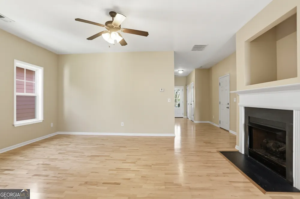 16 Thomas CT NW Cartersville, GA 30121