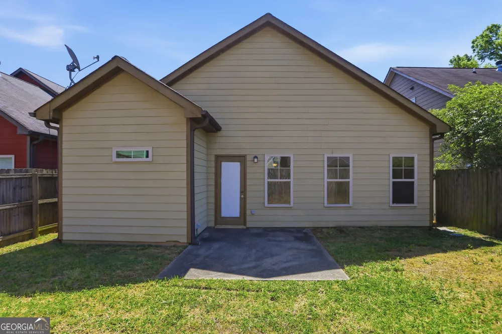 16 Thomas CT NW Cartersville, GA 30121