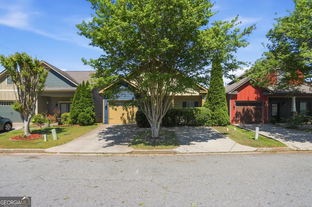 16 Thomas CT NW Cartersville, GA 30121