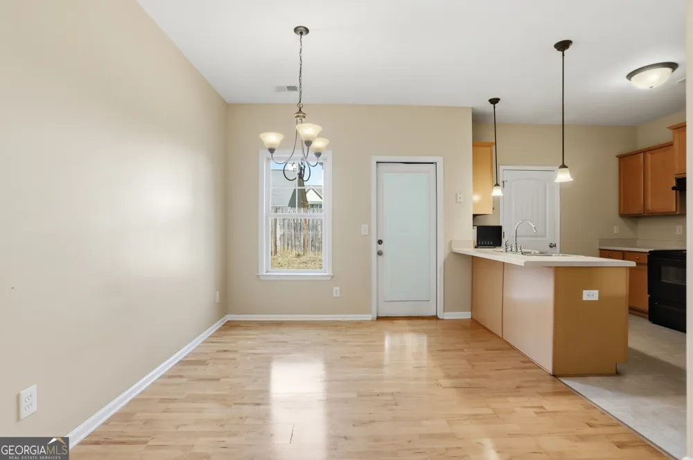 16 Thomas CT NW Cartersville, GA 30121