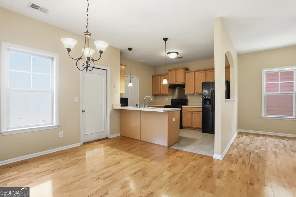 16 Thomas CT NW Cartersville, GA 30121