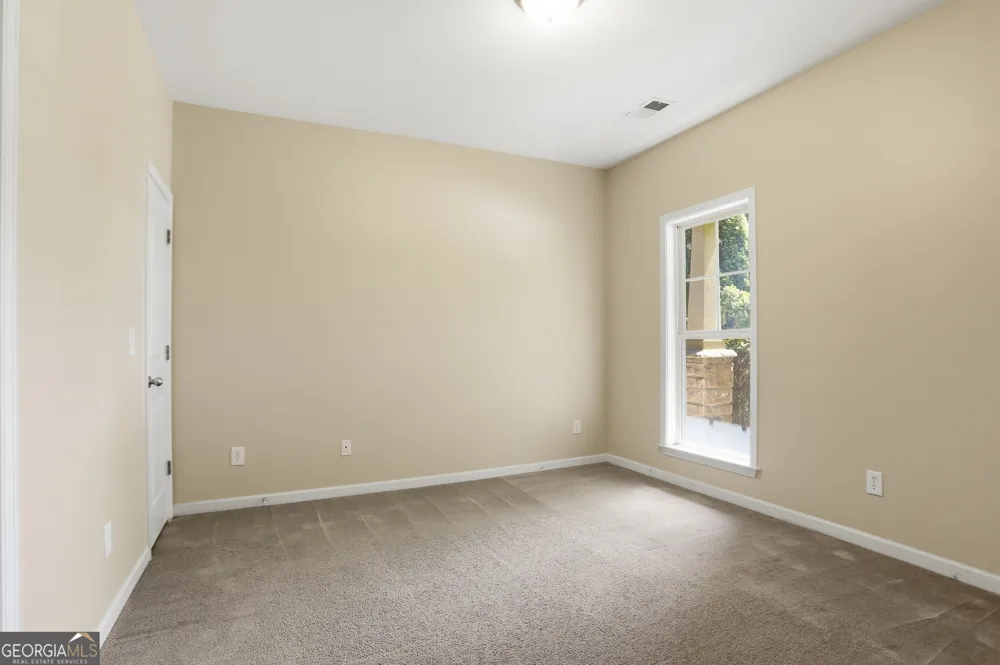 16 Thomas CT NW Cartersville, GA 30121