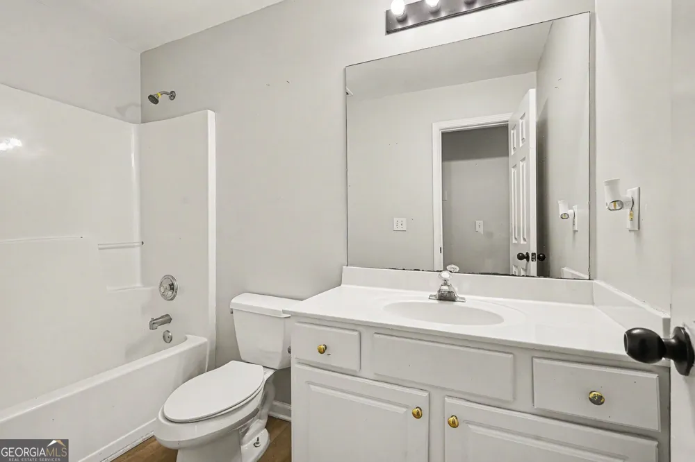 2642 Ambria DR Buford, GA 30519