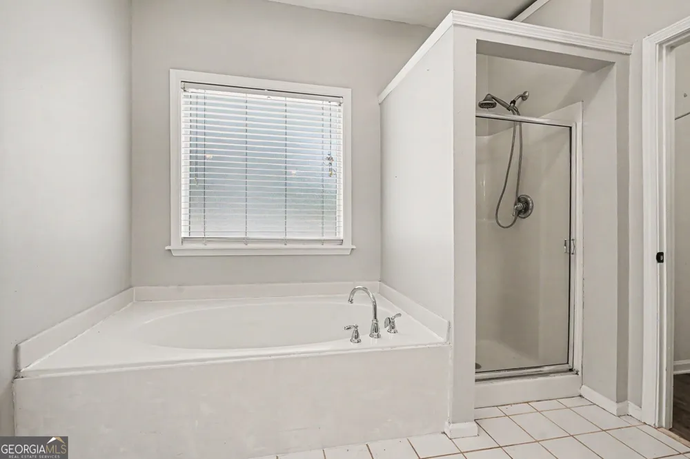 2642 Ambria DR Buford, GA 30519