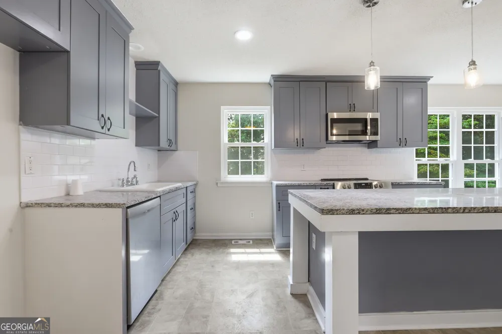 1336 Fate Conn RD Canton, GA 30114