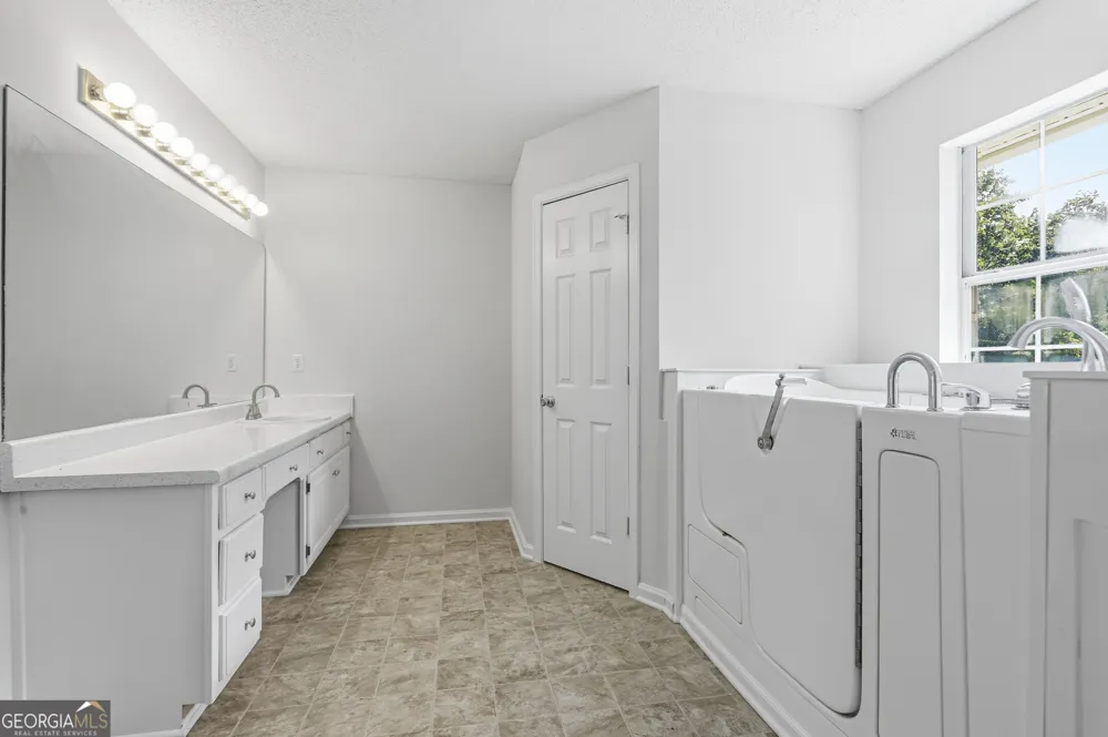1336 Fate Conn RD Canton, GA 30114