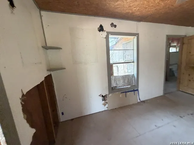 108 Avenue J Christine, TX 78012