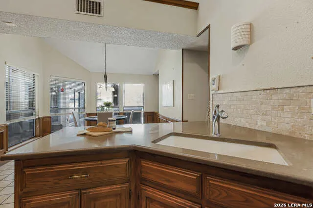 2806 Squaw Creek Dr San Antonio, TX 78230