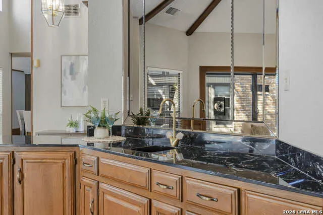 2806 Squaw Creek Dr San Antonio, TX 78230