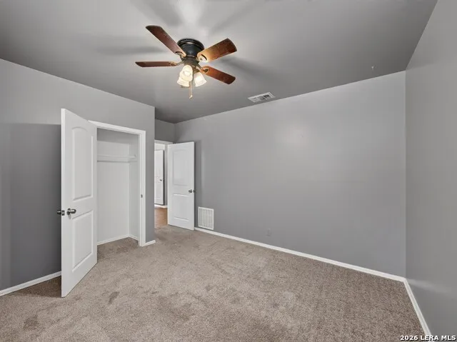 621 Balfour Dr Windcrest, TX 78239