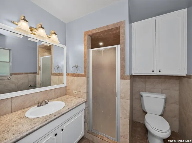 621 Balfour Dr Windcrest, TX 78239