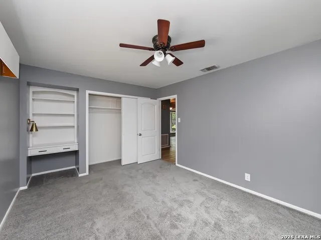 621 Balfour Dr Windcrest, TX 78239