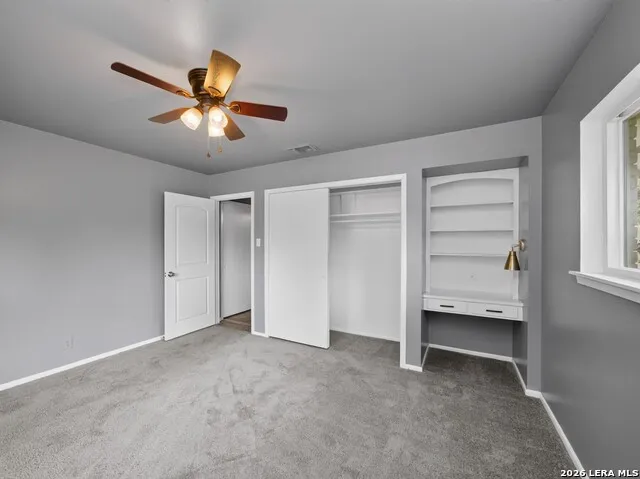 621 Balfour Dr Windcrest, TX 78239