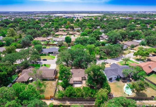 621 Balfour Dr Windcrest, TX 78239