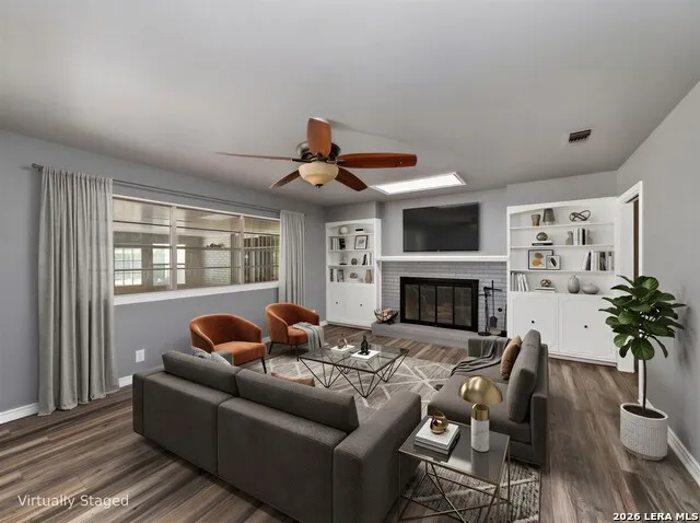 621 Balfour Dr Windcrest, TX 78239
