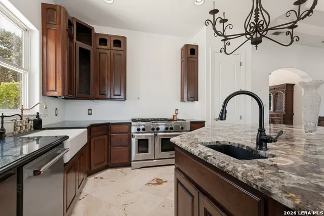 497 THUNDER CREEK RD Utopia, TX 78884