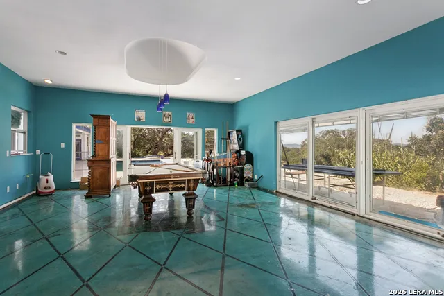 497 THUNDER CREEK RD Utopia, TX 78884