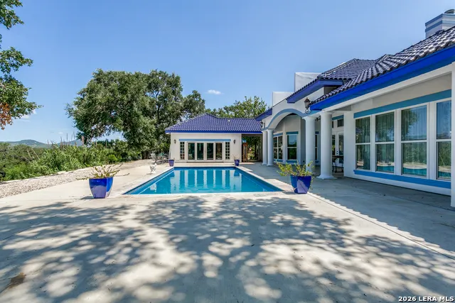 497 THUNDER CREEK RD Utopia, TX 78884