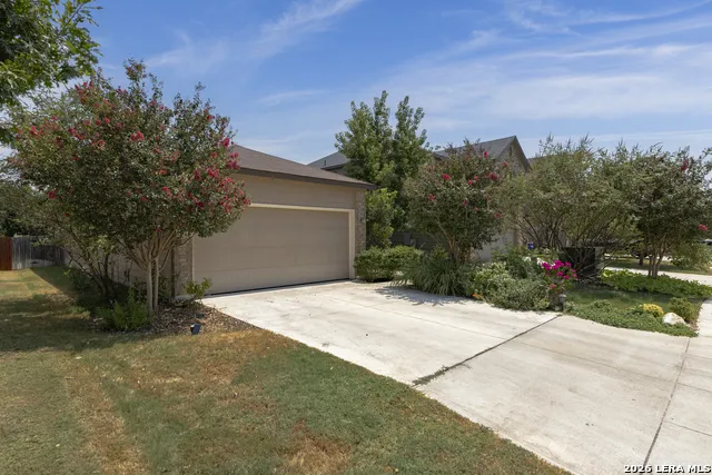 8242 Phantom Fld San Antonio, TX 78253