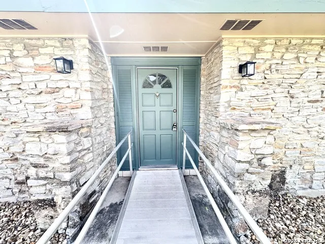 7019 FOREST MOSS ST San Antonio, TX 78240