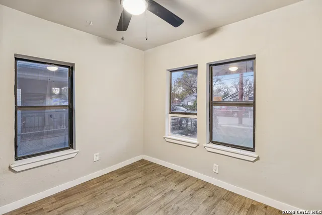 2038 HIDALGO ST San Antonio, TX 78207