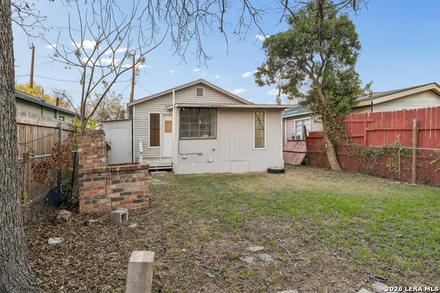2038 HIDALGO ST San Antonio, TX 78207