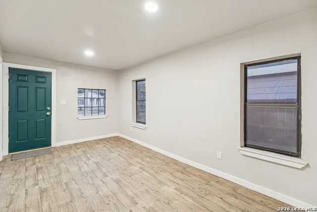 2038 HIDALGO ST San Antonio, TX 78207