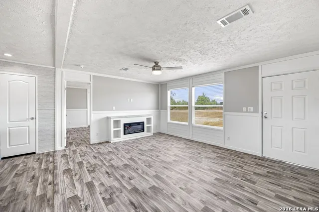 872 Main Loop Rd Waelder, TX 78959