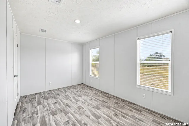 872 Main Loop Rd Waelder, TX 78959