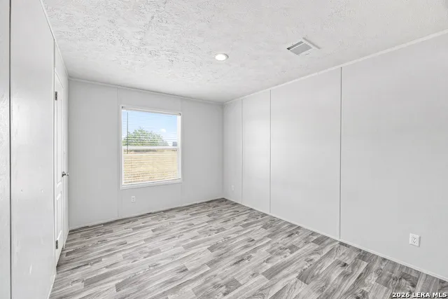 872 Main Loop Rd Waelder, TX 78959