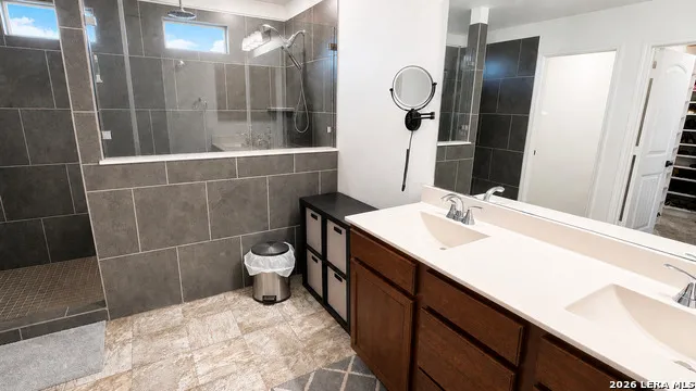 8227 CACTUS WREN HL San Antonio, TX 78253