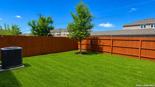 8227 CACTUS WREN HL San Antonio, TX 78253
