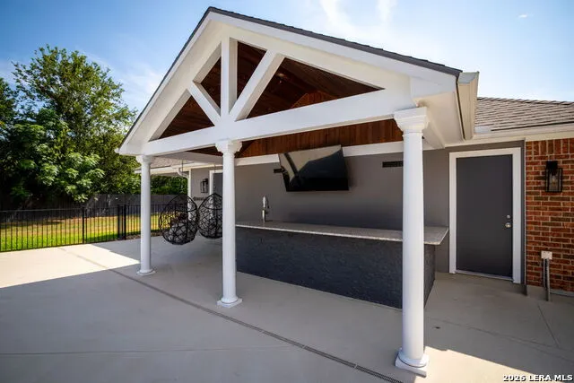 195 LAS BRISAS BLVD Seguin, TX 78155