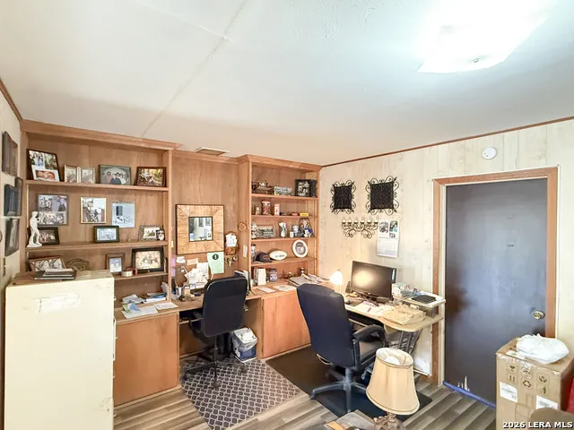 110 RENFRO DR Devine, TX 78016