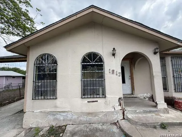 1912 San Carlos San Antonio, TX 78207