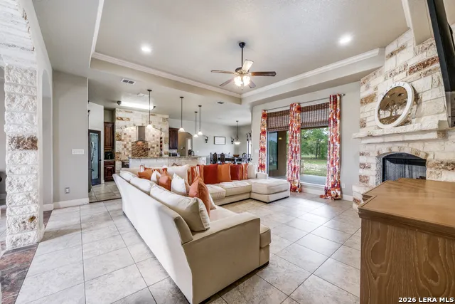 112 S ABREGO XING Floresville, TX 78114