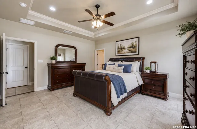 112 S ABREGO XING Floresville, TX 78114
