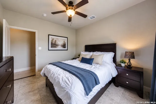 112 S ABREGO XING Floresville, TX 78114
