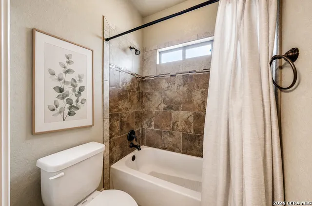 112 S ABREGO XING Floresville, TX 78114
